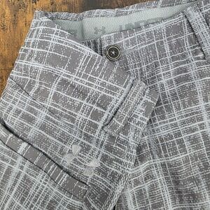 Under Armour Match Play Mens Golf Shorts HeatGear Dark Gray Grid‎ Print Sz 34x10